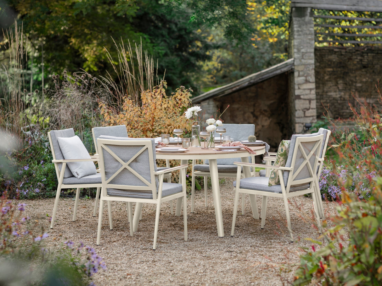 Bramblecrest Wisley 6 Seat Elliptical Dining Set with Parasol & Base – Mocha