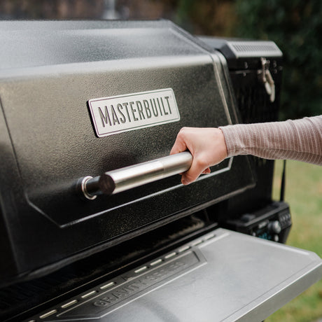 Masterbuilt® - Gravity Series™ 1150 Digital Charcoal BBQ & Smoker